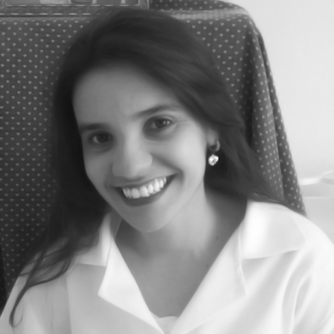 Dentista: Dra. Thaís Fernandes Borges